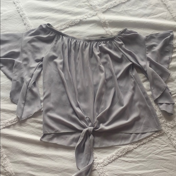 Adorable off the shoulder top with tie front Sz S - Picture 4 of 5